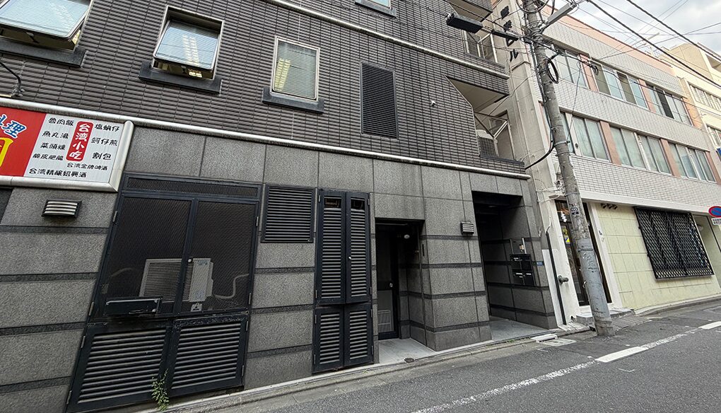 新宿校の外観